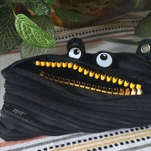 Zipit Grillz  Black Bag with Eyes